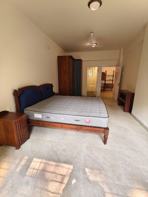 Bedroom in 2 BHK Apartment at Metropolitan CHS, Pali Hill – for Rent