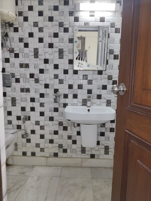 Bathroom in 1 BHK Apartment at Khirki Extension – for Rent