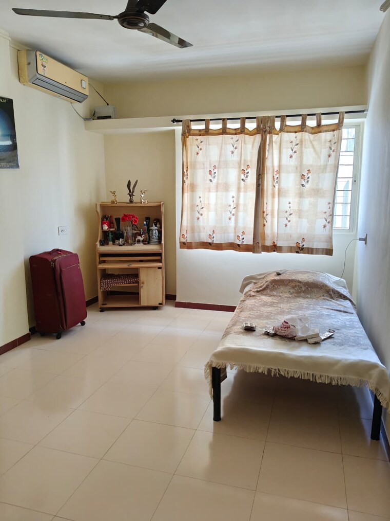 Living Room, spring-meadows-co-operative-hosing-society 3 Bedroom 1800 Sq.Ft. Penthouse In Pimple Nilakh Pune 9618126