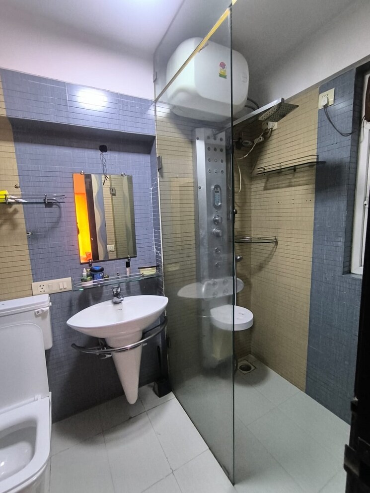 Attached Bathroom, khar west 3 Bedroom 1100 Sq.Ft. Apartment In Khar West Mumbai 9618128