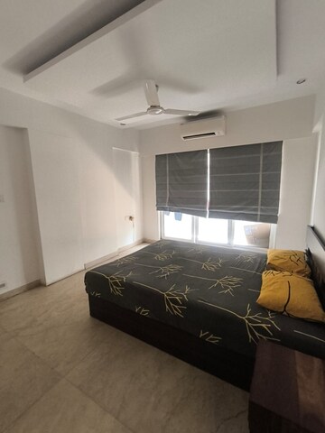 Bedroom in 3 BHK Apartment at Khar West – for Rent