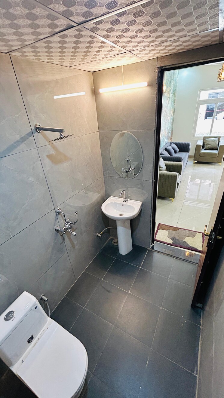 Bathroom, hark-sai-homes 2 Bedroom 1050 Sq.Ft. Builder Floor In Sector 49 Noida 9618183