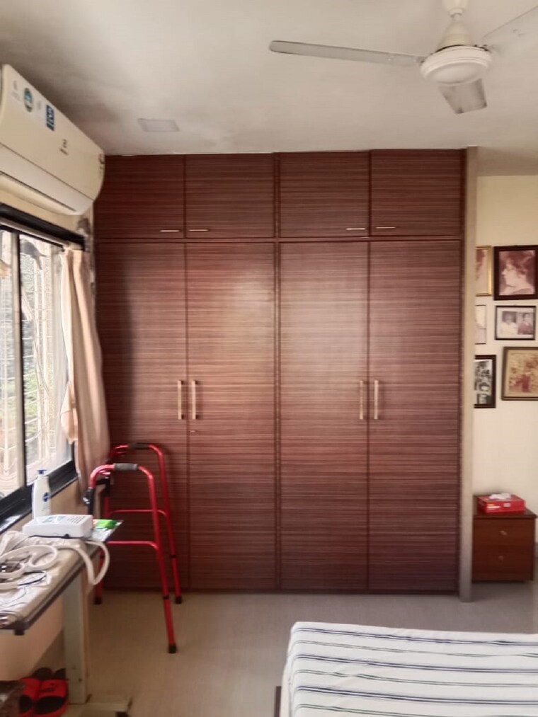 Room, bandra west 3 Bedroom 1100 Sq.Ft. Apartment In Bandra West Mumbai 9618184