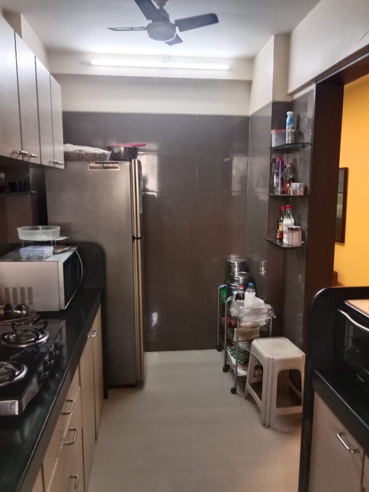 Kitchen, bandra west 3 Bedroom 1100 Sq.Ft. Apartment In Bandra West Mumbai 9618184