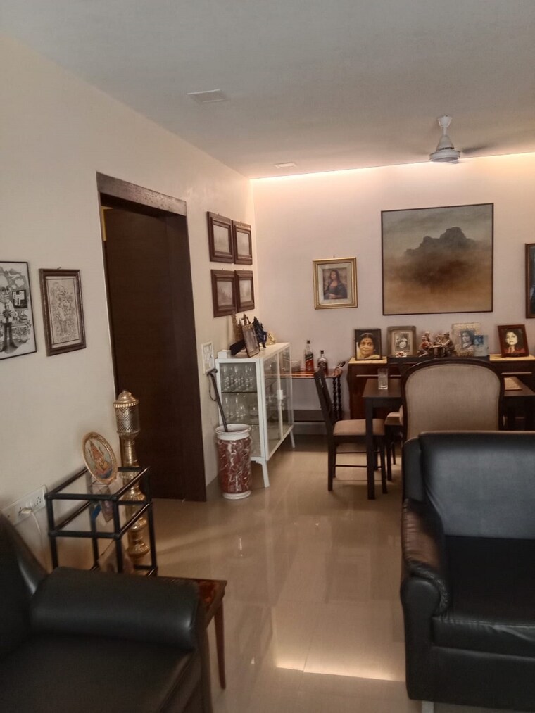 Living Room, bandra west 3 Bedroom 1100 Sq.Ft. Apartment In Bandra West Mumbai 9618184