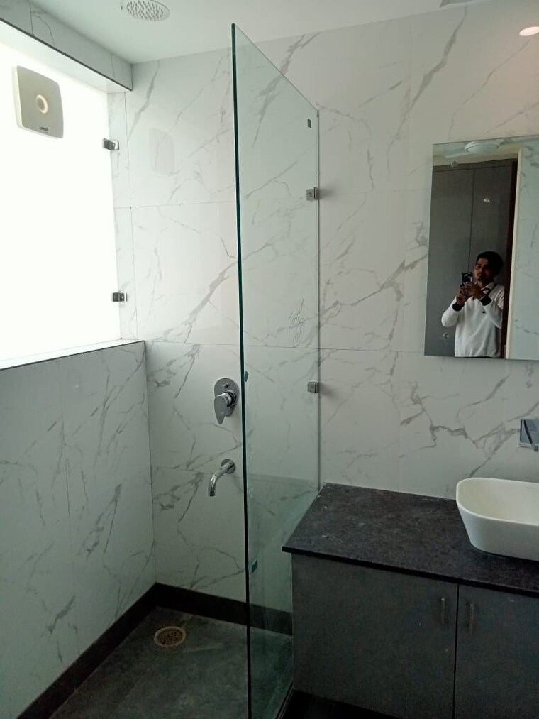 Bathroom, greater kailash ii 4 Bedroom 300 Sq.Yd. Builder Floor In Greater Kailash ii Delhi 9618237