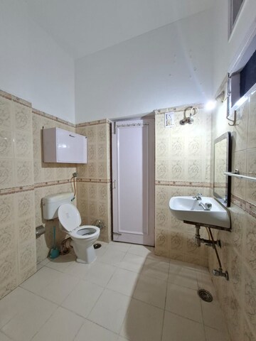 Attached Bathroom in 3 BHK Independent House at Sector 15 – for Rent