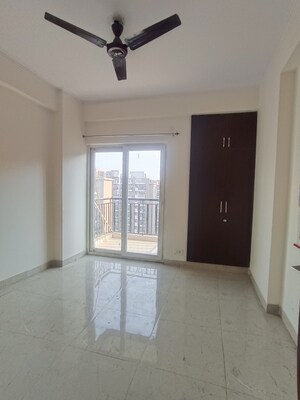 Room in 2 BHK Apartment at Saviour Park, Mohan Nagar – for Rent