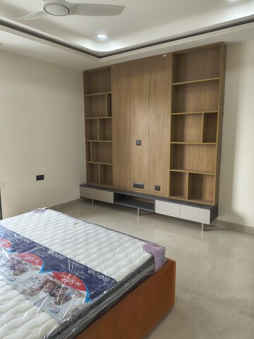 Room in 4 BHK Builder Floor at Sector 89 – for Sale