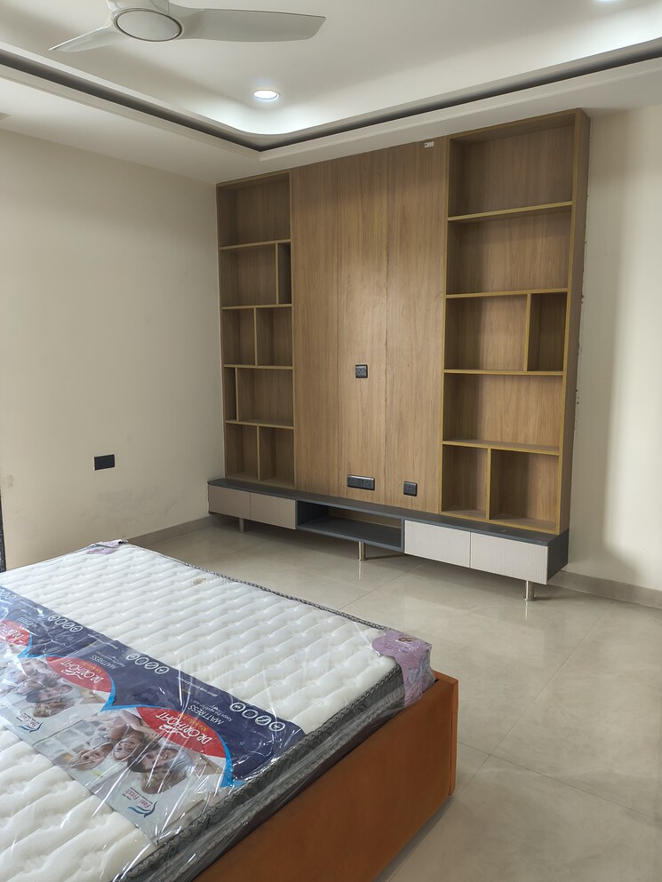 Room, sector 89 4 Bedroom 4457 Sq.Yd. Builder Floor In Sector 89 Faridabad 9618314