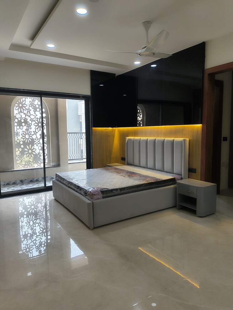 Room, sector 89 4 Bedroom 4457 Sq.Yd. Builder Floor In Sector 89 Faridabad 9618314