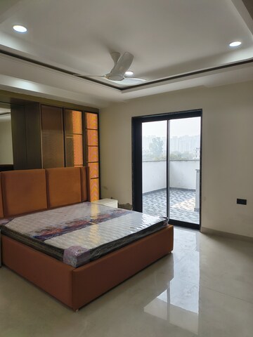 Room in 4 BHK Builder Floor at Sector 89 – for Sale