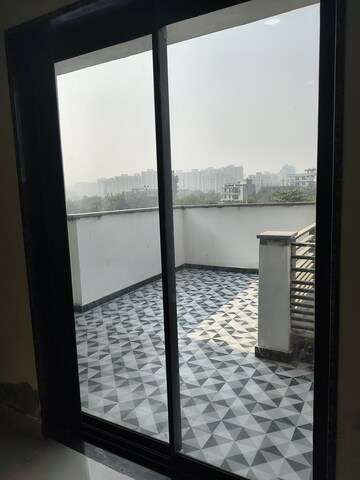 Furnished Amenities in 4 BHK Builder Floor at Sector 89 – for Sale