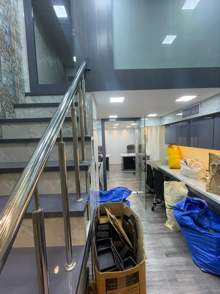 Other, rustomjee-eaze-zone-mall Commercial Office Space 212 Sq.Ft. In Malad West Mumbai 9618241