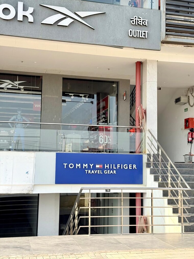 Exterior View, uptown-insignia Commercial Showroom 1575 Sq.Ft. In International Airport Road Zirakpur 9618210