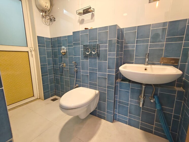 Bathroom, lodha-amara 3 Bedroom 955 Sq.Ft. Apartment In Kolshet Road Thane 9618267