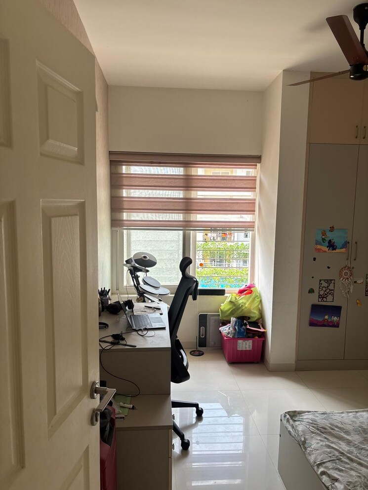 Room, casagrand-lorenza 3 Bedroom 1702 Sq.Ft. Apartment In Kogilu Bangalore 9618298