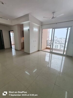 Room in 3 BHK Apartment at Saket – for Rent