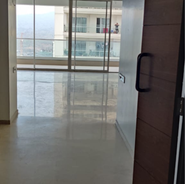 Room in 5 BHK Apartment at Omkar Alta Monte, Laxman Nagar – for Sale