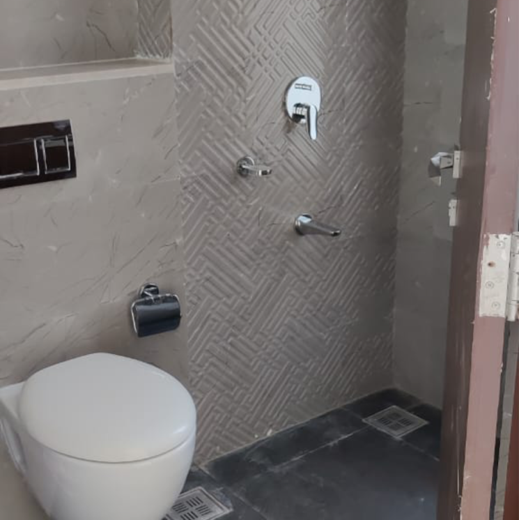 Bathroom, omkar-alta-monte 5 Bedroom 4846 Sq.Ft. Apartment In Laxman Nagar Mumbai 9618326