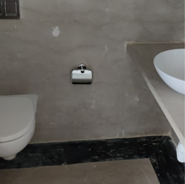 Bathroom in 5 BHK Apartment at Omkar Alta Monte, Laxman Nagar – for Sale