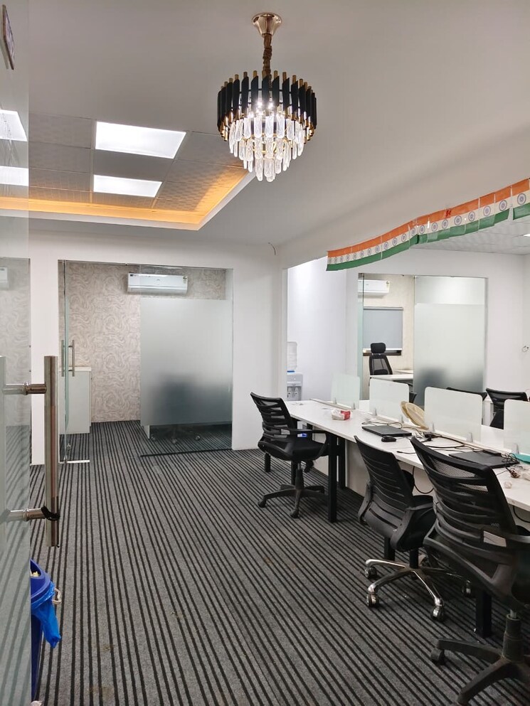 Team Area, sector 63 Commercial Office Space 1500 Sq.Ft. In Sector 63 Noida 9618312