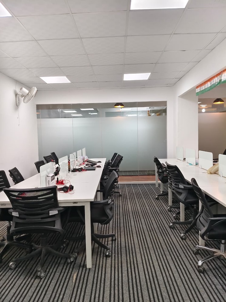 Team Area, sector 63 Commercial Office Space 1500 Sq.Ft. In Sector 63 Noida 9618312
