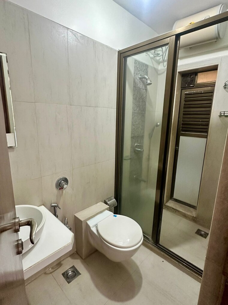 Bathroom, bandra west 3 Bedroom 1100 Sq.Ft. Apartment In Bandra West Mumbai 9618339