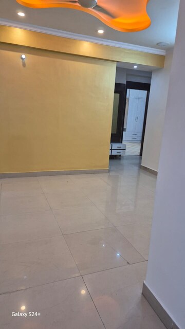 Room in 3 BHK Apartment at BPTP Princess Park, Sector 86 – for Rent