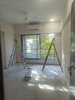 Room in 4 BHK Apartment at Paradigm Artteza, Santacruz West – for Rent