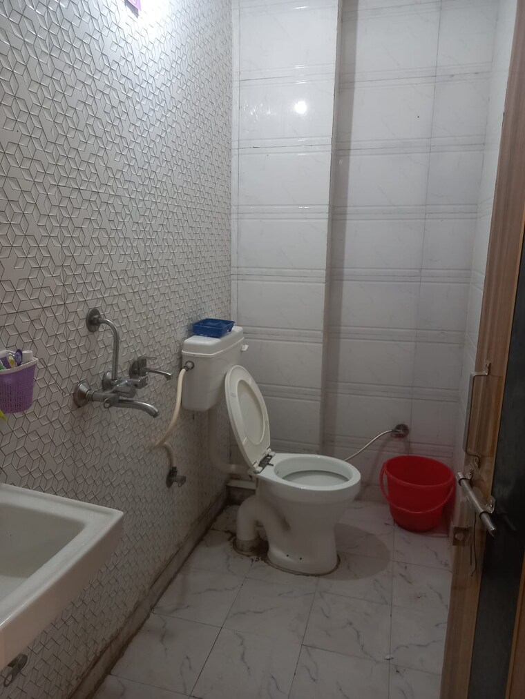 Bathroom, hastsal 2 Bedroom 600 Sq.Ft. Apartment In Hastsal Delhi 9618347