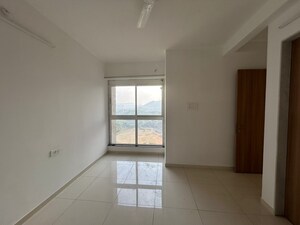 Room in 2 BHK Apartment at Green Acres Apartment, Waghbil – for Rent