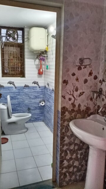 Bathroom in 2 BHK Builder Floor at Palam Vihar Residents Association, Palam Vihar – for Rent
