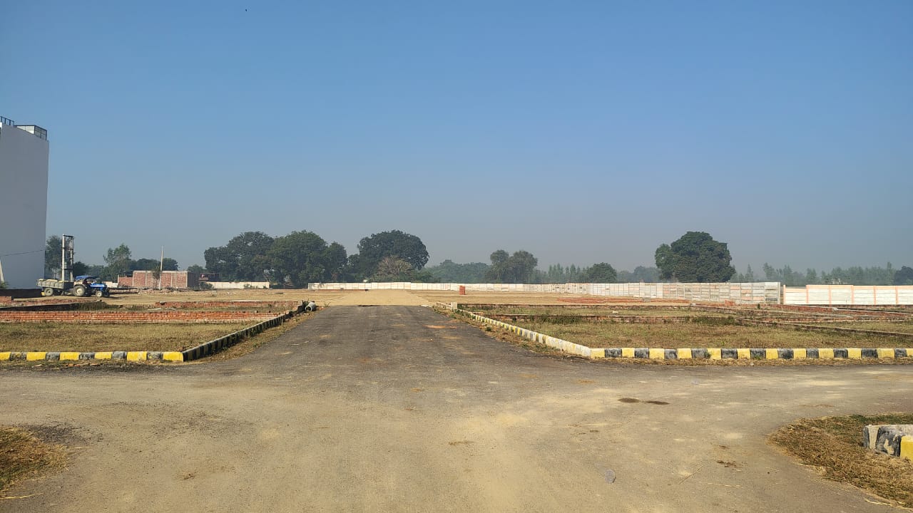 Plot For Sale in Raebareli Road
