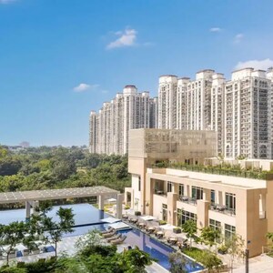 4 BHK Apartment For Sale in DLH Enclave, Prakash Nagar
