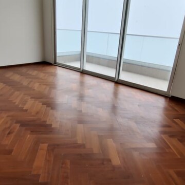 Room in 4 BHK Apartment at Omkar Alta Monte, Laxman Nagar – for Sale