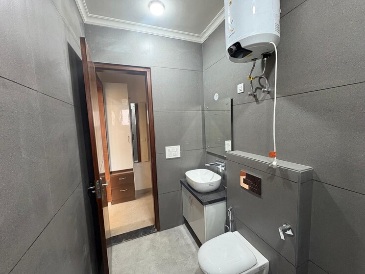 Bathroom, sector 85 3 Bedroom 180 Sq.Yd. Builder Floor In Sector 85 Faridabad 9618433