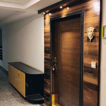 Room in 2 BHK Apartment at Golf Edge, Nanakramguda – for Rent