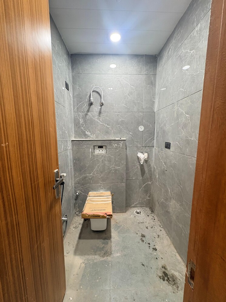 Bathroom, fidato-honour-homes 3 Bedroom 1200 Sq.Ft. Builder Floor In Sector 89 Faridabad 9618454