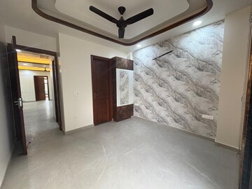 Room in 3 BHK Builder Floor at Sector 85 – for Sale