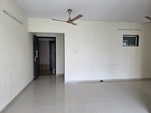Room in 2 BHK Apartment at Lokhandwala Spring Grove, Kandivali East – for Rent