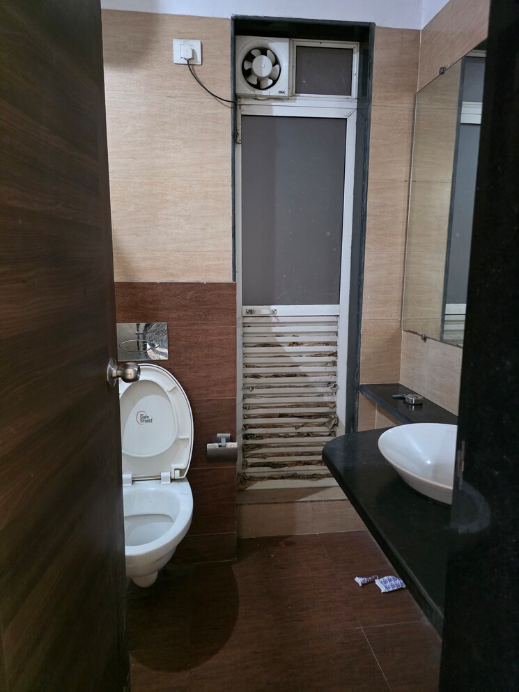 Attached Bathroom, lokhandwala-spring-grove 2 Bedroom 1120 Sq.Ft. Apartment In Kandivali East Mumbai 9618497