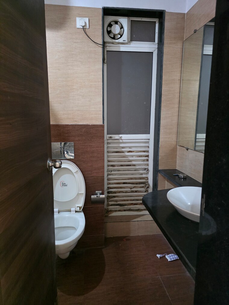 Attached Bathroom, lokhandwala-spring-grove 2 Bedroom 1120 Sq.Ft. Apartment In Kandivali East Mumbai 9618497