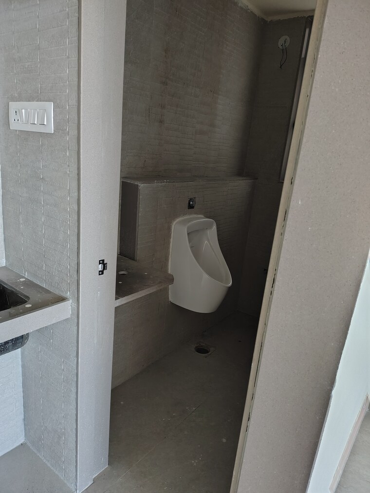 Bathroom, bhoomi-9-business-bay Commercial Office Space 964 Sq.Ft. In Malad West Mumbai 9618489