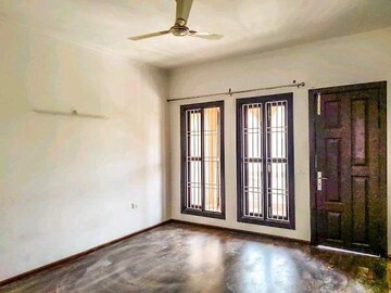 Room in 4 BHK Independent House at Amrapali Leisure Park, Amrapali Leisure Valley – for Sale