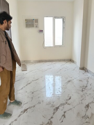 Room in 1 BHK Builder Floor at Ansal Plaza Sector-23, Sector 23 – for Rent