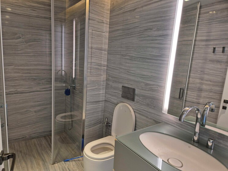 Bathroom, lodha-the-world-towers-world-one-tier-2 3 Bedroom 1902 Sq.Ft. Apartment In Worli Mumbai 9618482