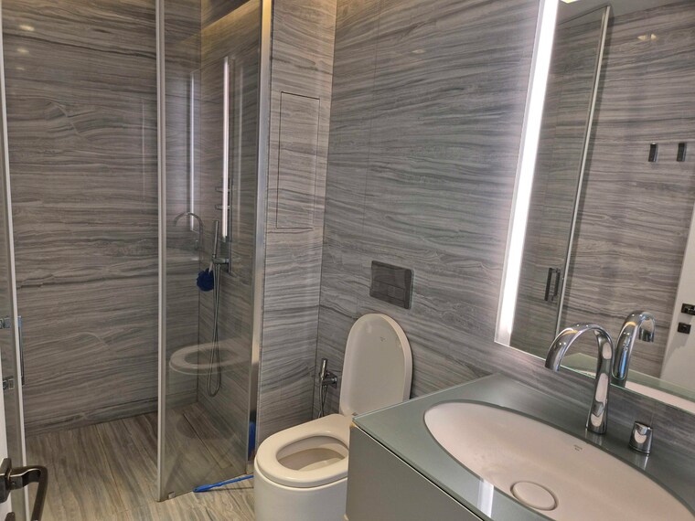 Bathroom, lodha-the-world-towers-world-one-tier-2 3 Bedroom 1902 Sq.Ft. Apartment In Worli Mumbai 9618482