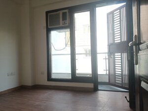 Room in 3 BHK Builder Floor at Kailash Colony – for Rent