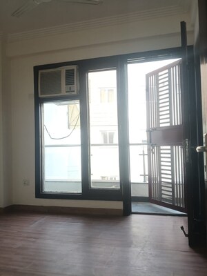 Room in 3 BHK Builder Floor at Kailash Colony – for Rent